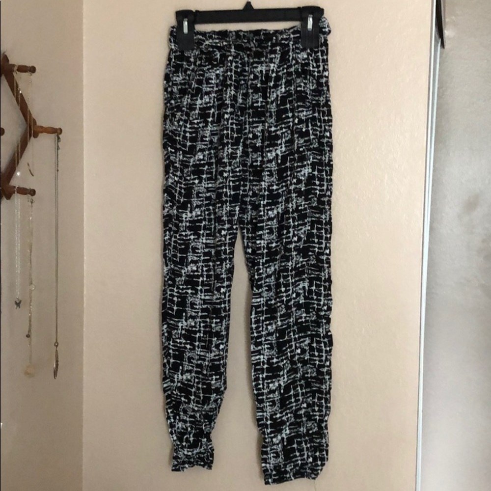Cute Joggers! Unique pattern